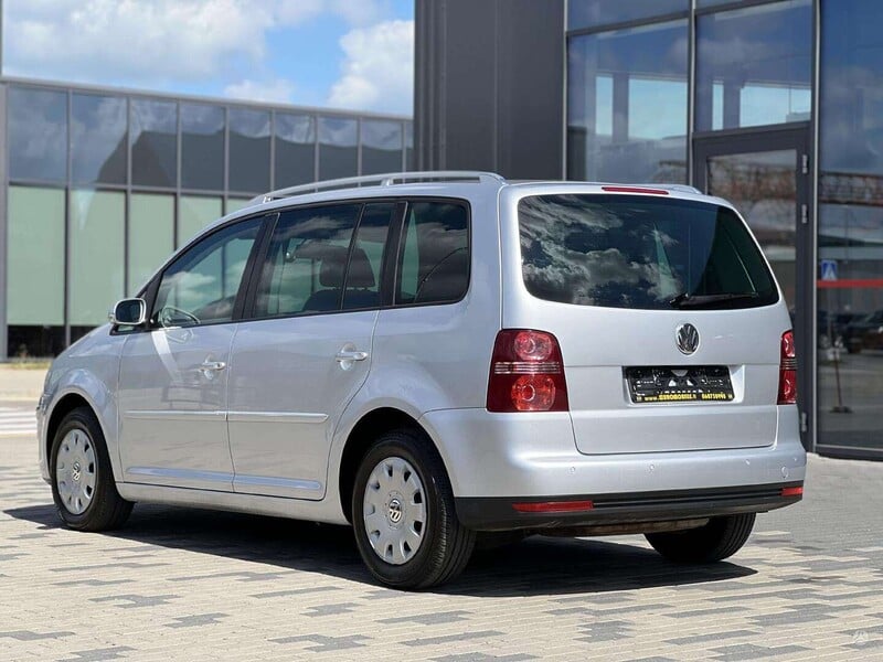 Фотография 11 - Volkswagen Touran 2006 г Минивэн