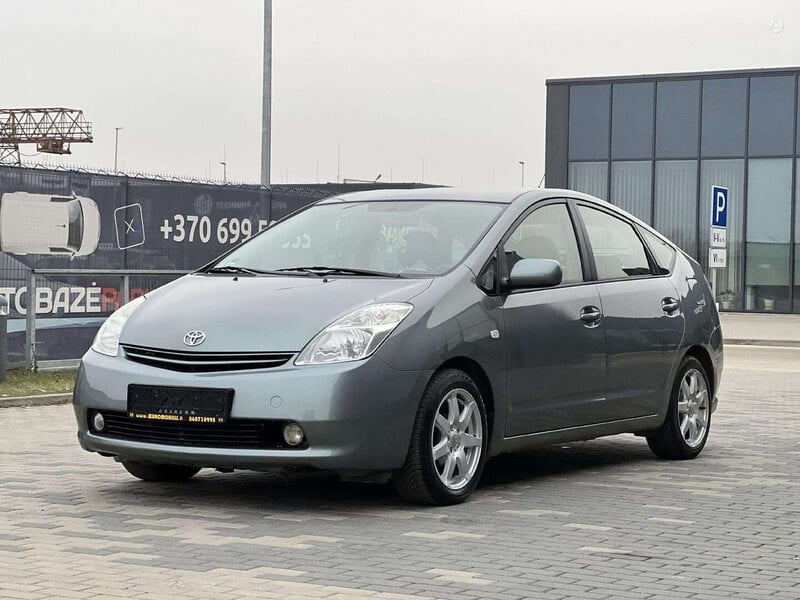 Фотография 2 - Toyota Prius 2005 г Хэтчбек