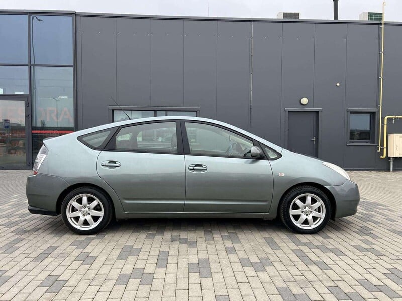 Фотография 4 - Toyota Prius 2005 г Хэтчбек