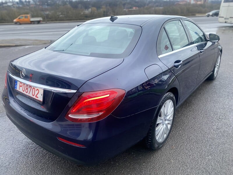 Photo 8 - Mercedes-Benz E 200 2018 y Sedan