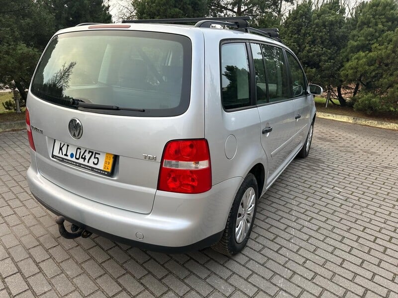 Фотография 9 - Volkswagen Touran 2006 г Минивэн