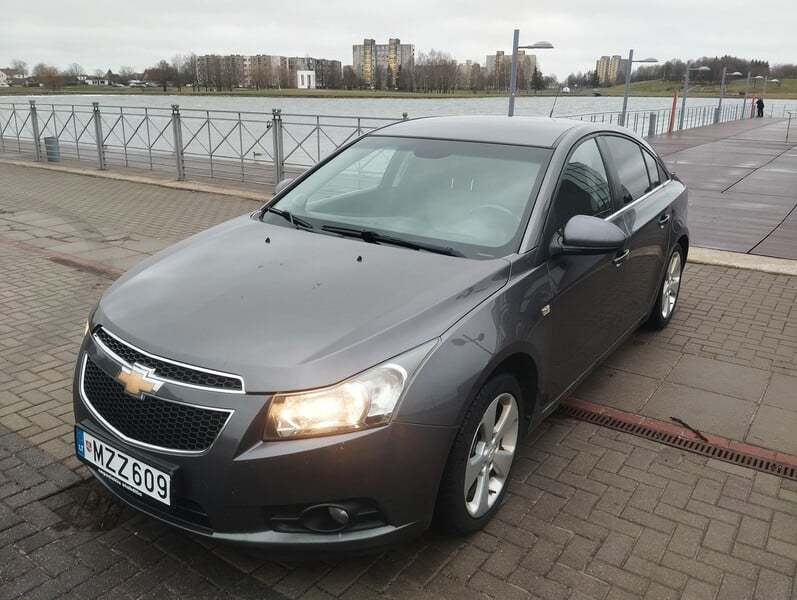 Photo 3 - Chevrolet Cruze 2011 y Sedan