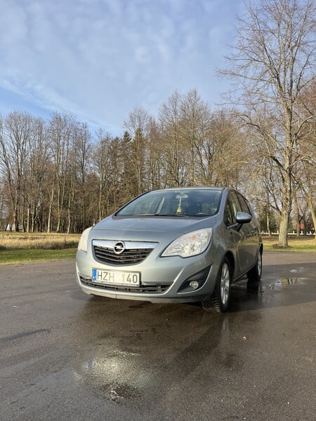 Photo 1 - Opel Meriva CDTI 2010 y