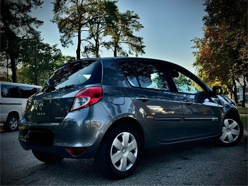 Photo 15 - Renault Clio 2010 y Hatchback