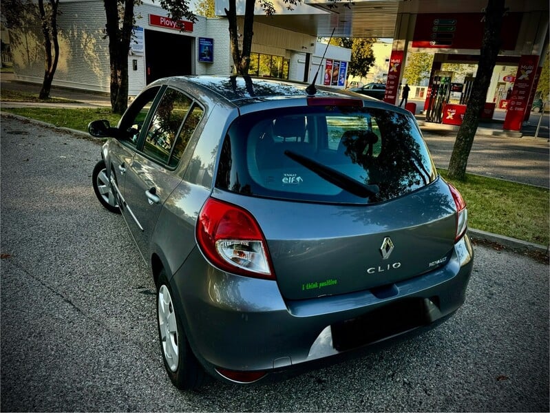 Photo 20 - Renault Clio 2010 y Hatchback