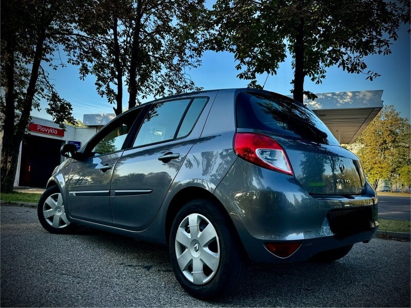 Photo 18 - Renault Clio 2010 y Hatchback