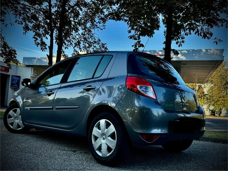 Photo 25 - Renault Clio 2010 y Hatchback