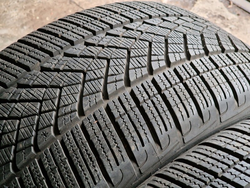 Фотография 4 - Goodyear UltraGrip Perfomance R20 зимние шины для автомобилей