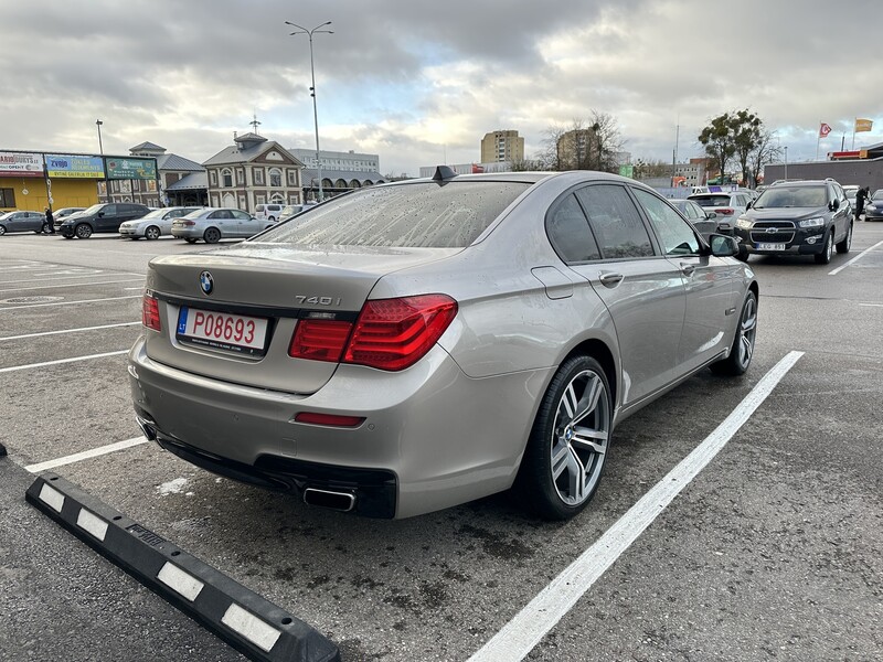 Photo 6 - Bmw 740 2010 y Sedan