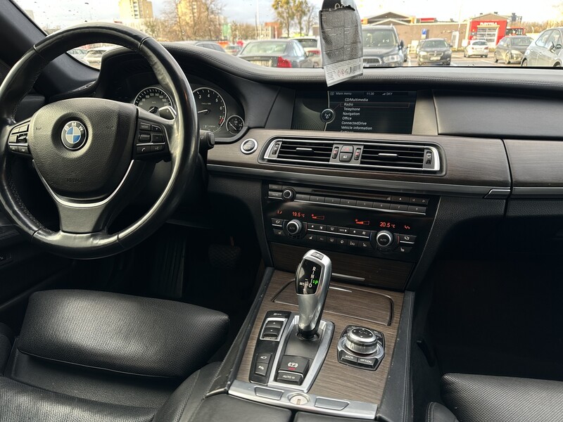 Photo 19 - Bmw 740 2010 y Sedan