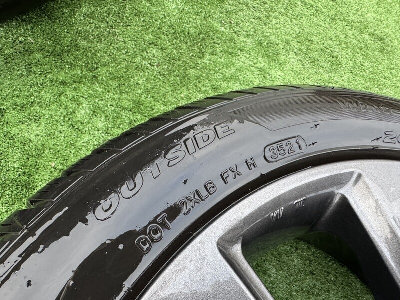 Фотография 9 - Hankook Siunciam, 6-7mm 2021 R17 зимние шины для автомобилей