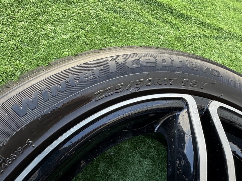 Photo 8 - Hankook Siunciam, 5-6mm R17 winter tyres passanger car