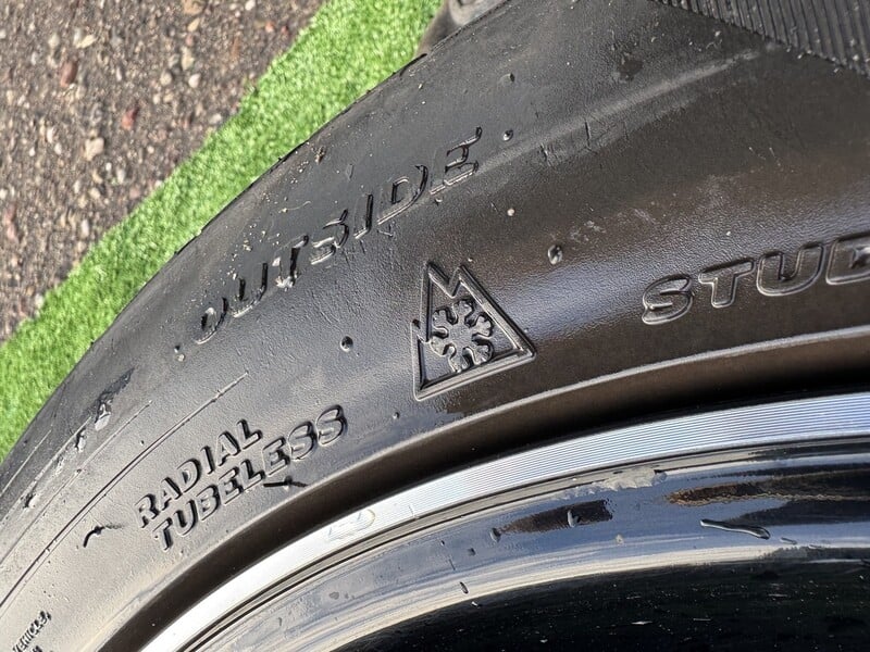 Photo 11 - Hankook Siunciam, 5-6mm R17 winter tyres passanger car