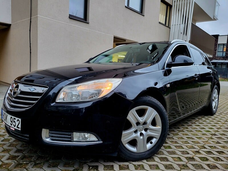 Фотография 2 - Opel Insignia 2011 г Универсал