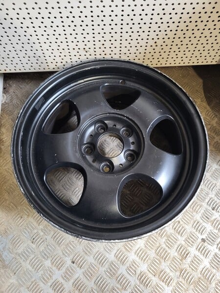 Photo 2 - BMW 325 light alloy R17 rims