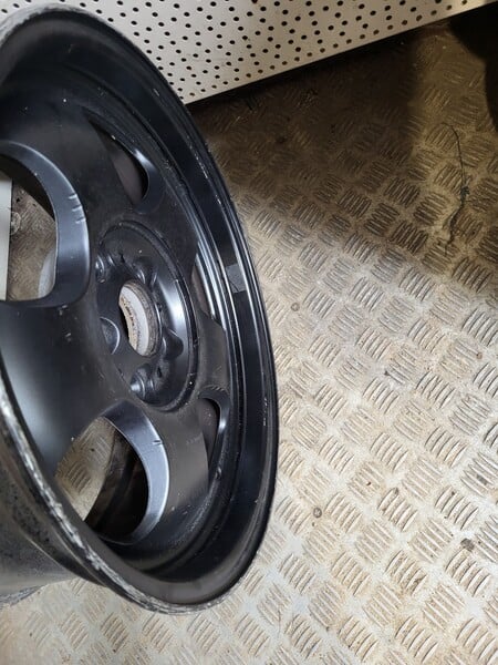 Photo 3 - BMW 325 light alloy R17 rims