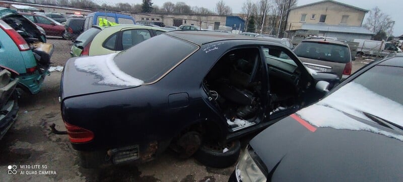 Photo 3 - Mercedes-Benz E 220 2000 y parts