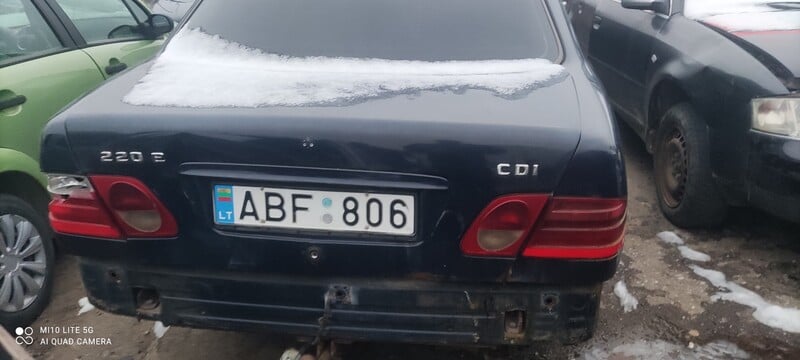 Photo 4 - Mercedes-Benz E 220 2000 y parts