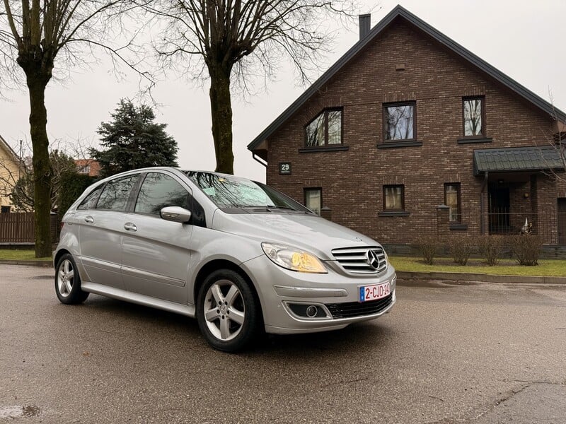 Photo 1 - Mercedes-Benz B 180 2006 y Hatchback