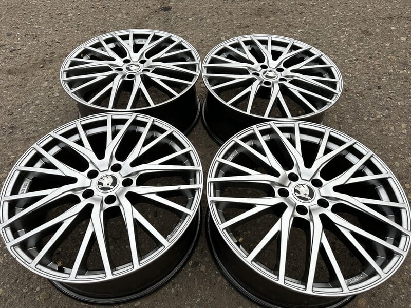 Photo 1 - Skoda Siunciam, 7.5J ET32 light alloy R19 rims