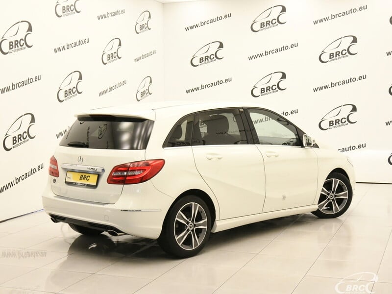 Photo 2 - Mercedes-Benz B 180 2012 y Hatchback