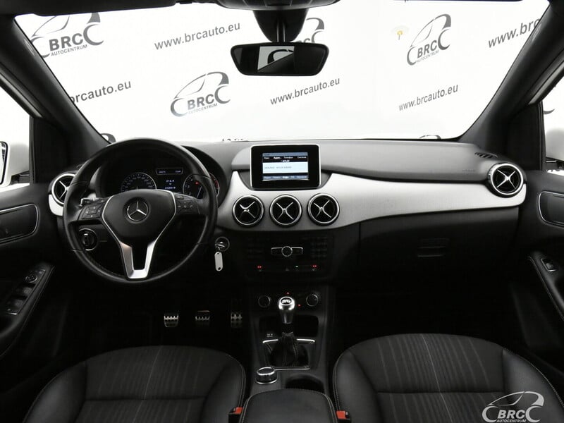 Photo 3 - Mercedes-Benz B 180 2012 y Hatchback