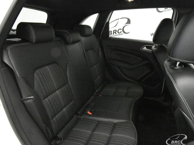 Photo 11 - Mercedes-Benz B 180 2012 y Hatchback