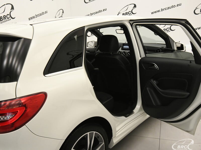 Photo 12 - Mercedes-Benz B 180 2012 y Hatchback