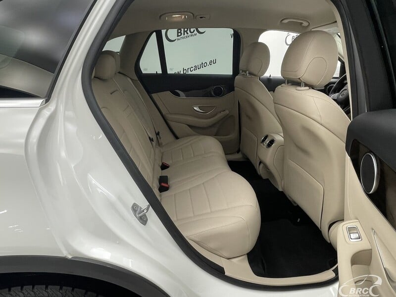 Photo 10 - Mercedes-Benz GLC 300 4Matic 2019 y