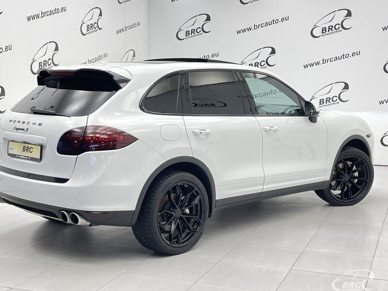 Фотография 2 - Porsche Cayenne S 4.8 Automatas 2014 г