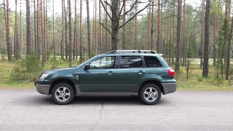 Photo 2 - Mitsubishi Outlander 2007 y Off-road / Crossover