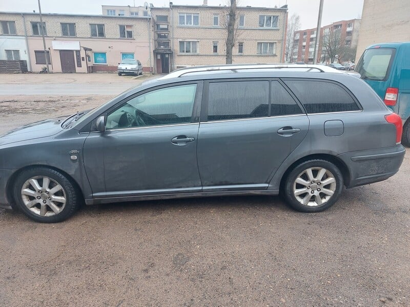 Фотография 8 - Toyota Avensis 2005 г Универсал