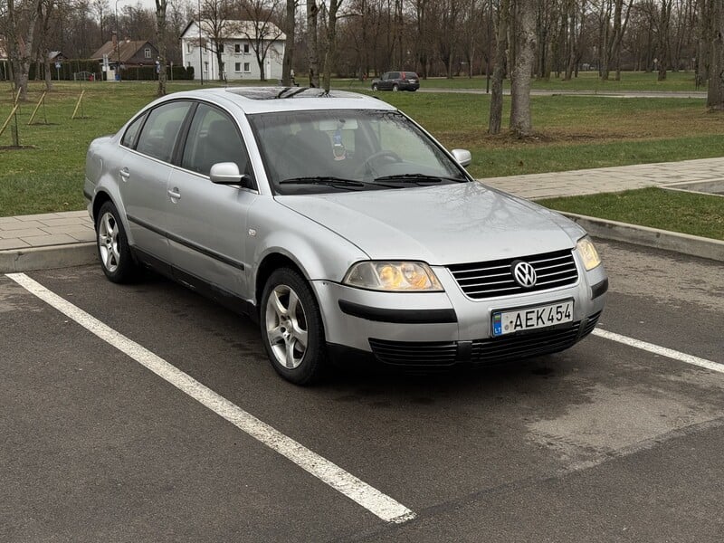 Фотография 1 - Volkswagen Passat 2002 г Седан