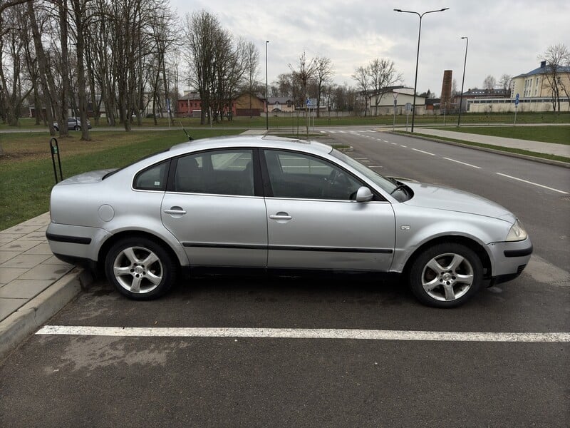 Фотография 4 - Volkswagen Passat 2002 г Седан