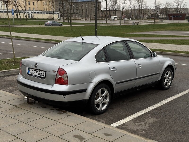 Фотография 5 - Volkswagen Passat 2002 г Седан