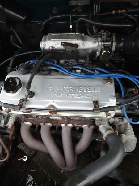 Photo 4 - Mitsubishi Carisma 1996 y Sedan