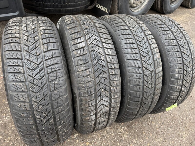 Photo 1 - Pirelli Siunciam, 8mm 2022m R18 winter tyres passanger car