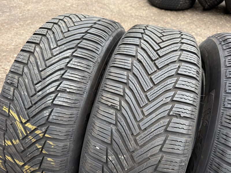 Photo 3 - Michelin Siunciam, 7-8mm 2022 R16 winter tyres passanger car