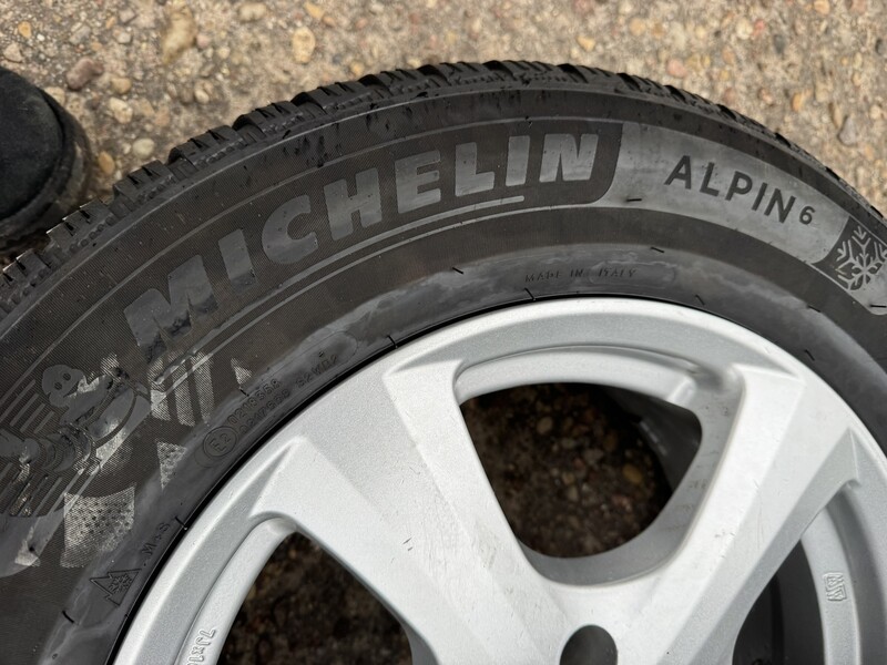 Photo 9 - Michelin Siunciam, 7-8mm 2022 R16 winter tyres passanger car