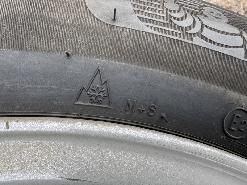 Photo 11 - Michelin Siunciam, 7-8mm 2022 R16 winter tyres passanger car