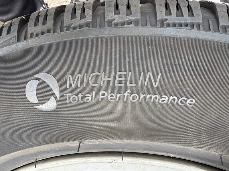 Photo 10 - Michelin Siunciam, 7-8mm 2022 R16 winter tyres passanger car