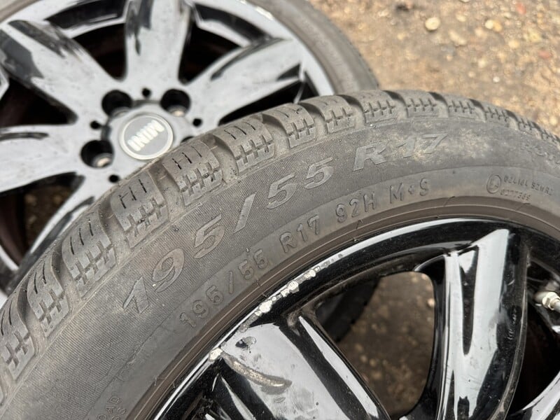 Photo 4 - Pirelli Siunciam, 7mm 2018m R17 winter tyres passanger car