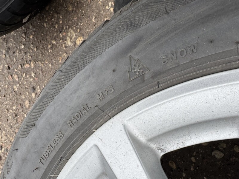 Фотография 12 - Bridgestone Siunciam, 3mm R16 зимние шины для автомобилей