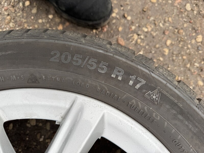 Photo 5 - Continental Siunciam, 8mm 2019m R17 winter tyres passanger car