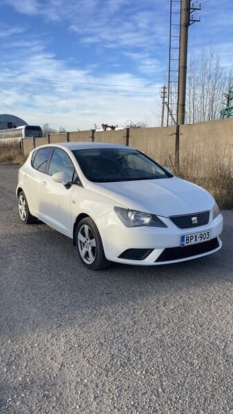 Фотография 3 - Seat Ibiza 2013 г Хэтчбек