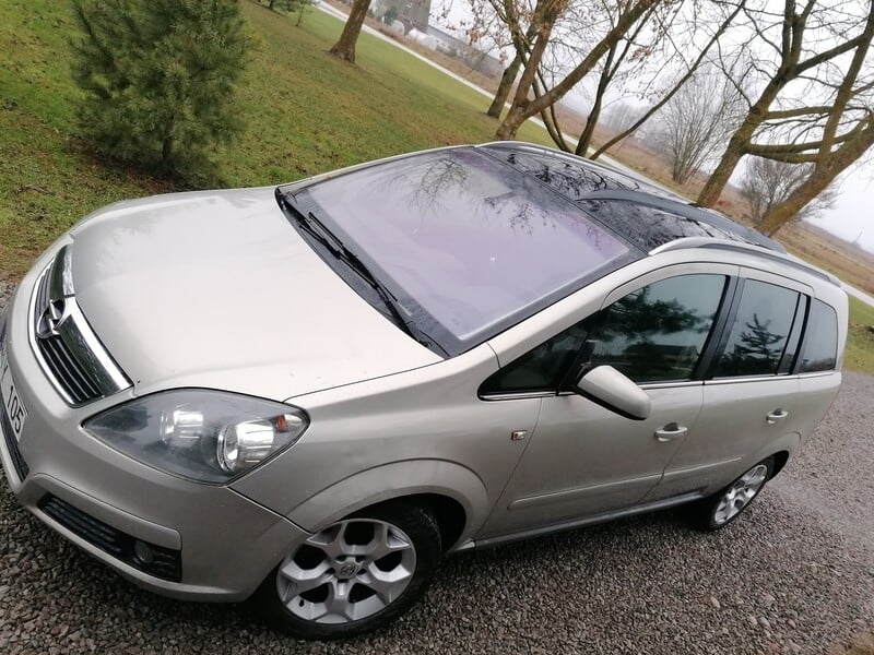 Photo 1 - Opel Zafira 2006 y Van