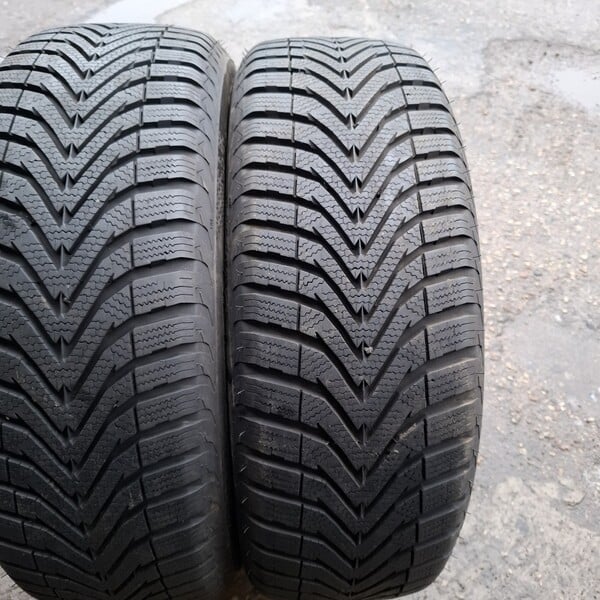 Photo 2 - Vredestein R16 universal tyres passanger car