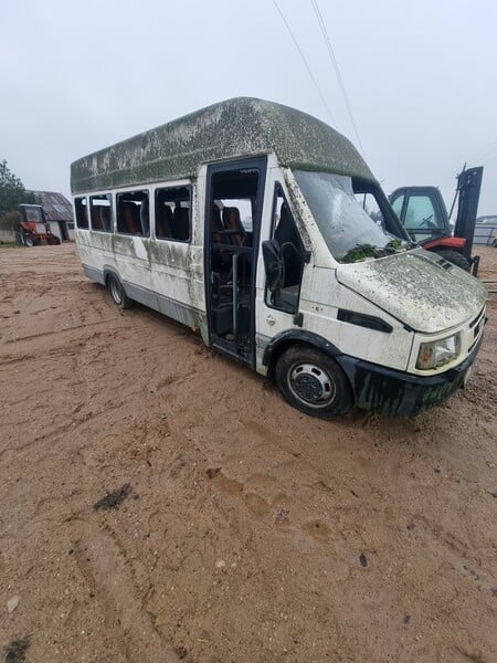 Photo 1 - Iveco 50C18 2000 y Minibus