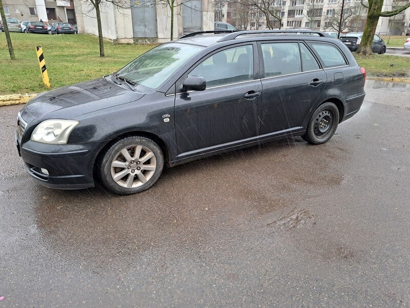 Photo 1 - Toyota Avensis 2003 y Wagon