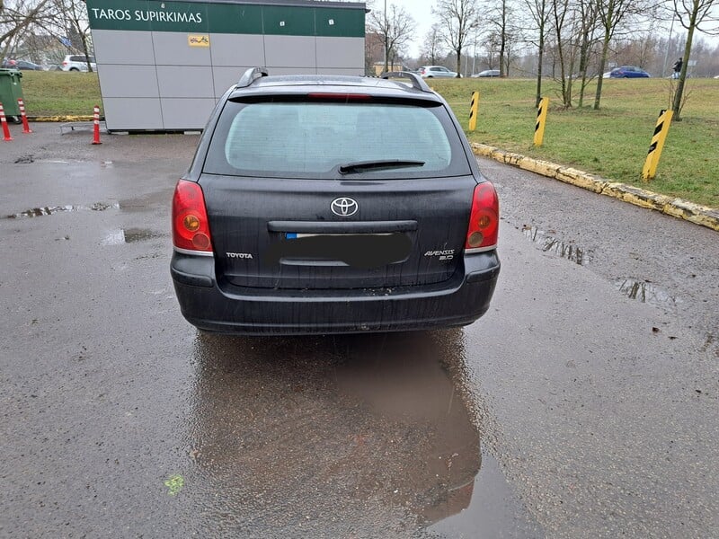 Photo 3 - Toyota Avensis 2003 y Wagon